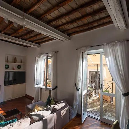 아파트 Pantheon Terrace 2 Bedroom *
